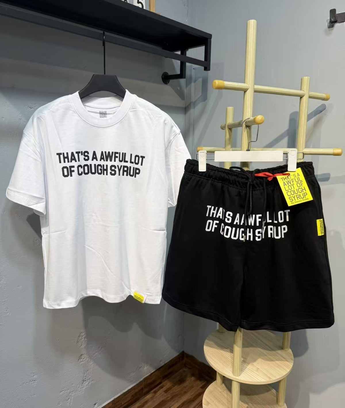 THAT'S A AWFUL LOT OF COUGH SYRUP Graphic Short-Sleeve Set ¡ª front